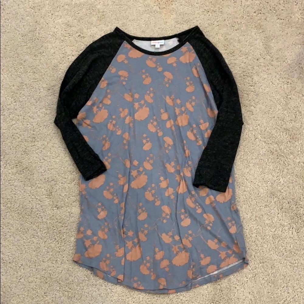 Large LuLaRoe floral baseball style (Randy?) shirt